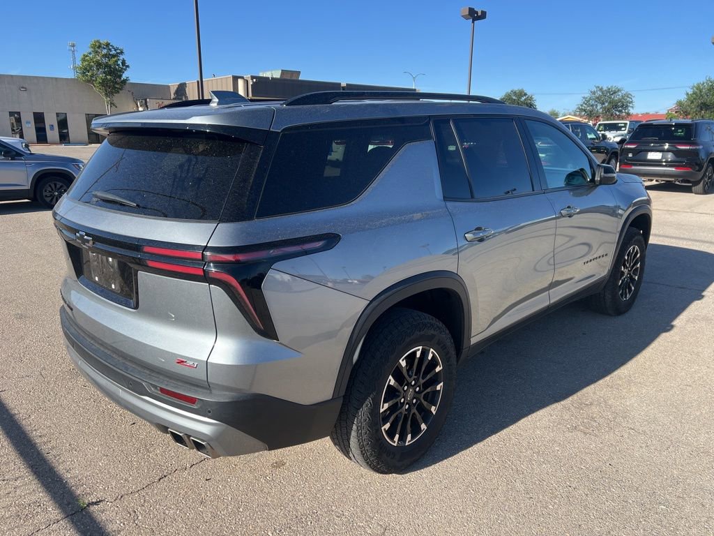 Used 2025 Chevrolet Traverse Z71 AWD/4WD image 4