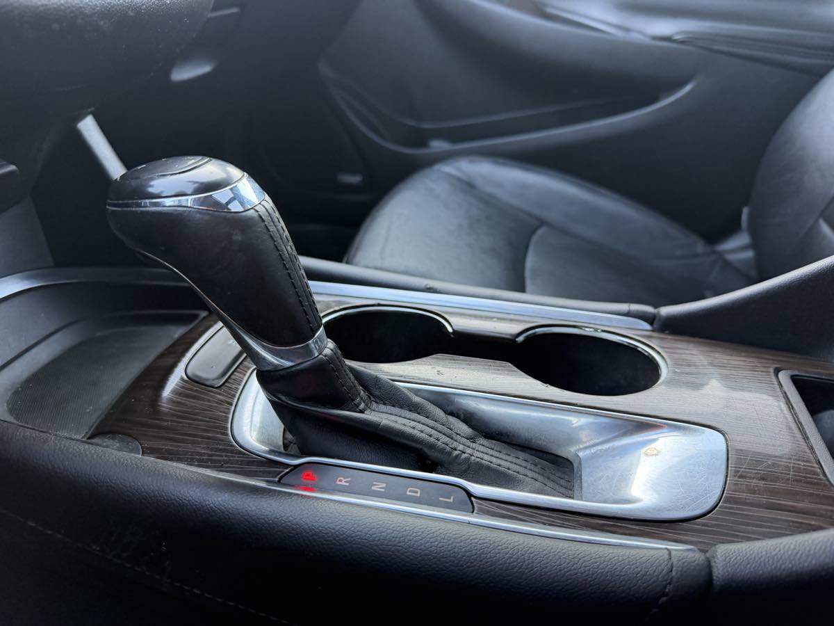 Used 2016 Chevrolet Malibu Premier image 36
