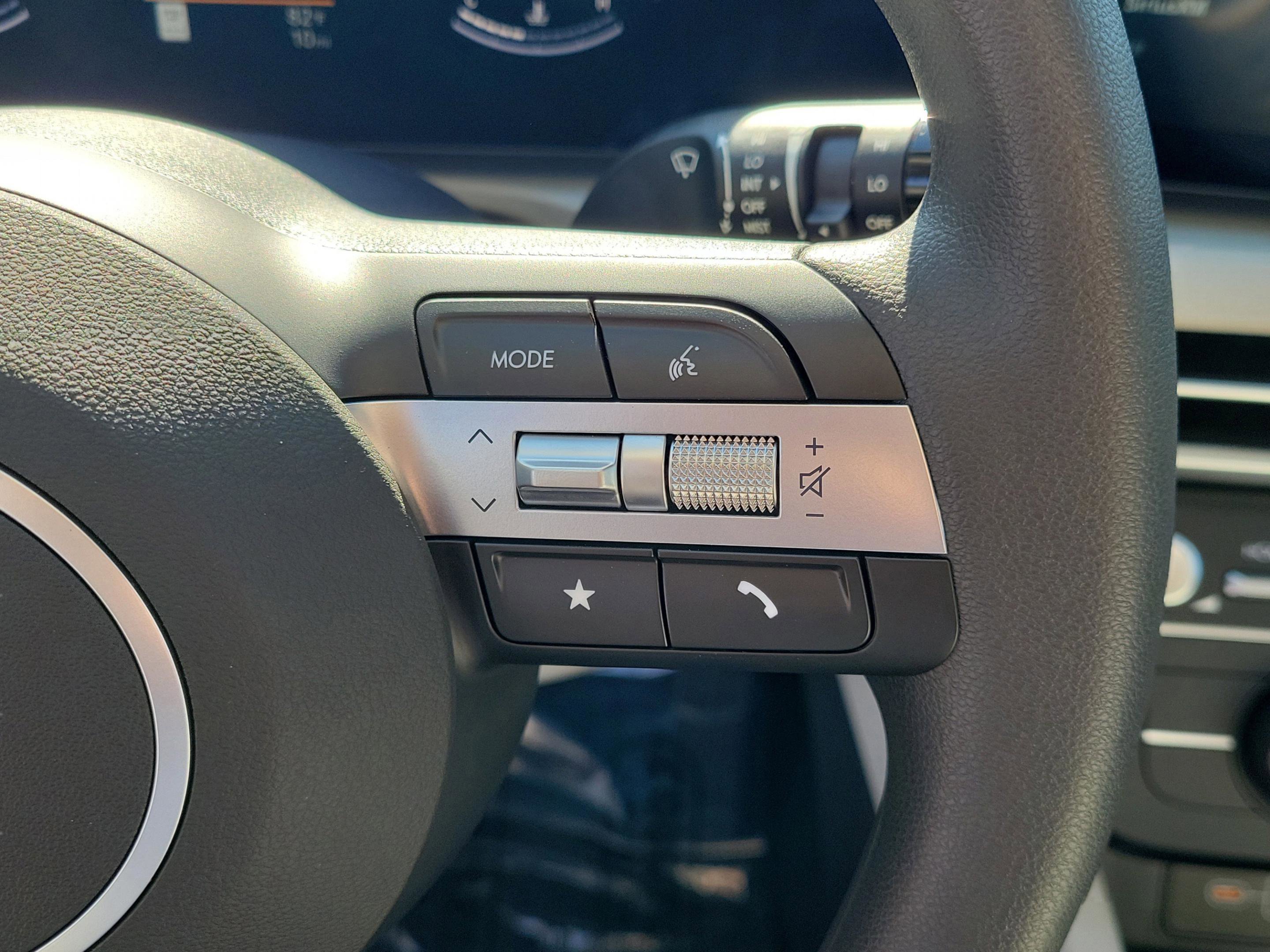 New 2026 Hyundai Tucson SE image 25