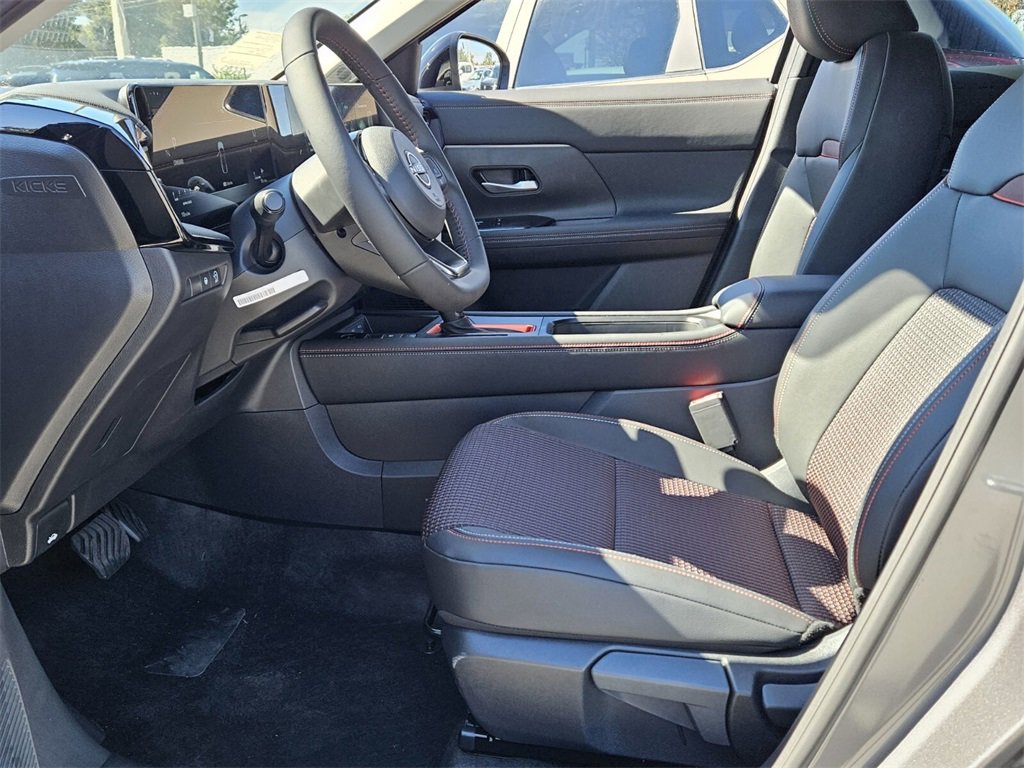 New 2026 Nissan Kicks SR image 3