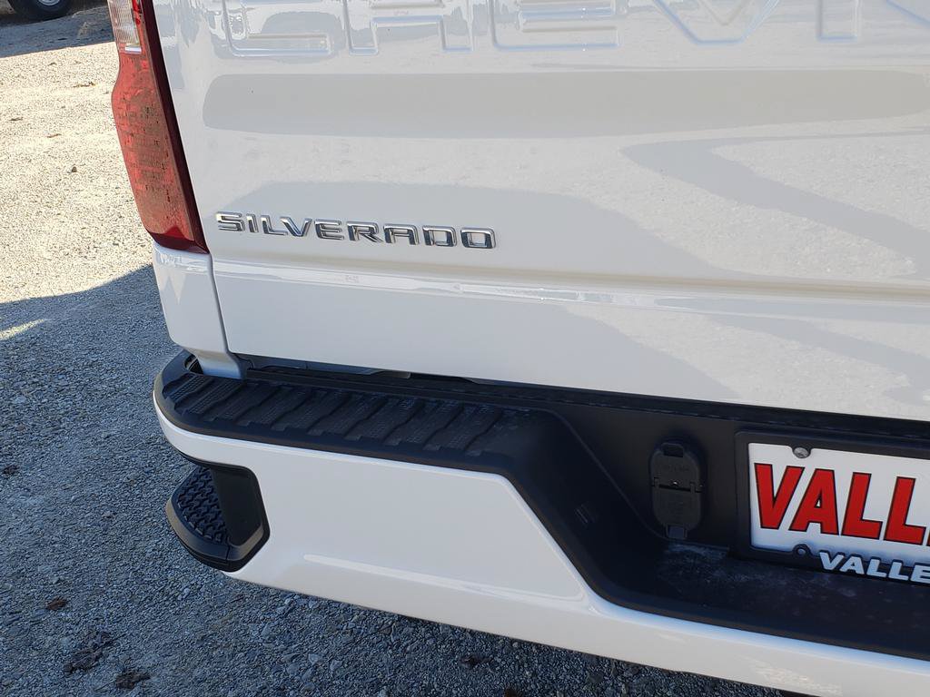 New 2026 Chevrolet Silverado 1500 Custom AWD/4WD image 11