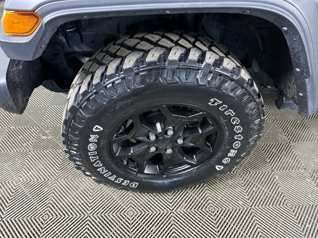 Used 2023 Jeep Wrangler Unlimited w/ Cold Weather Group image 9