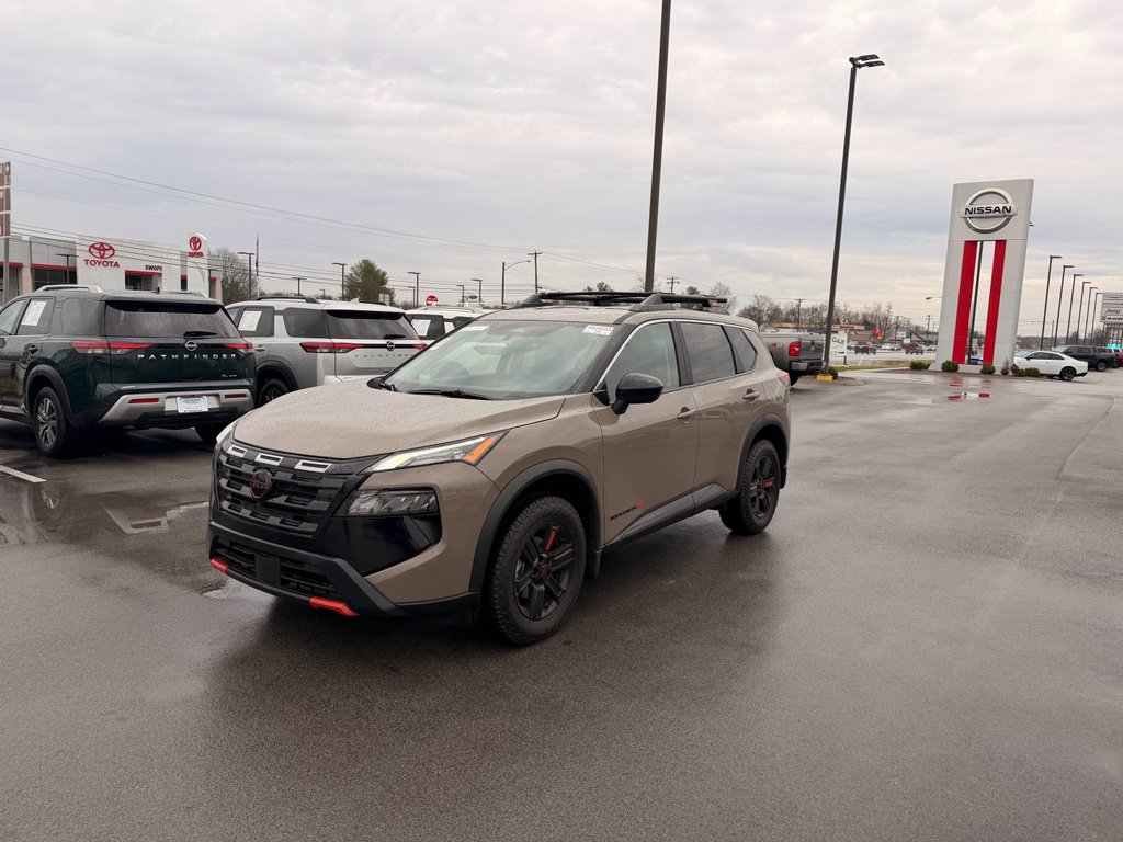 Used 2025 Nissan Rogue SV image 1