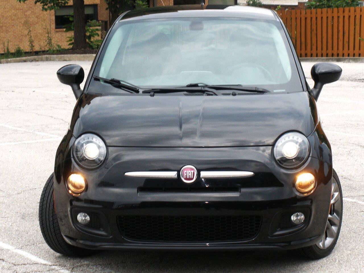 Used 2017 FIAT 500 Pop w/ Sport Appearance Package FWD image 6