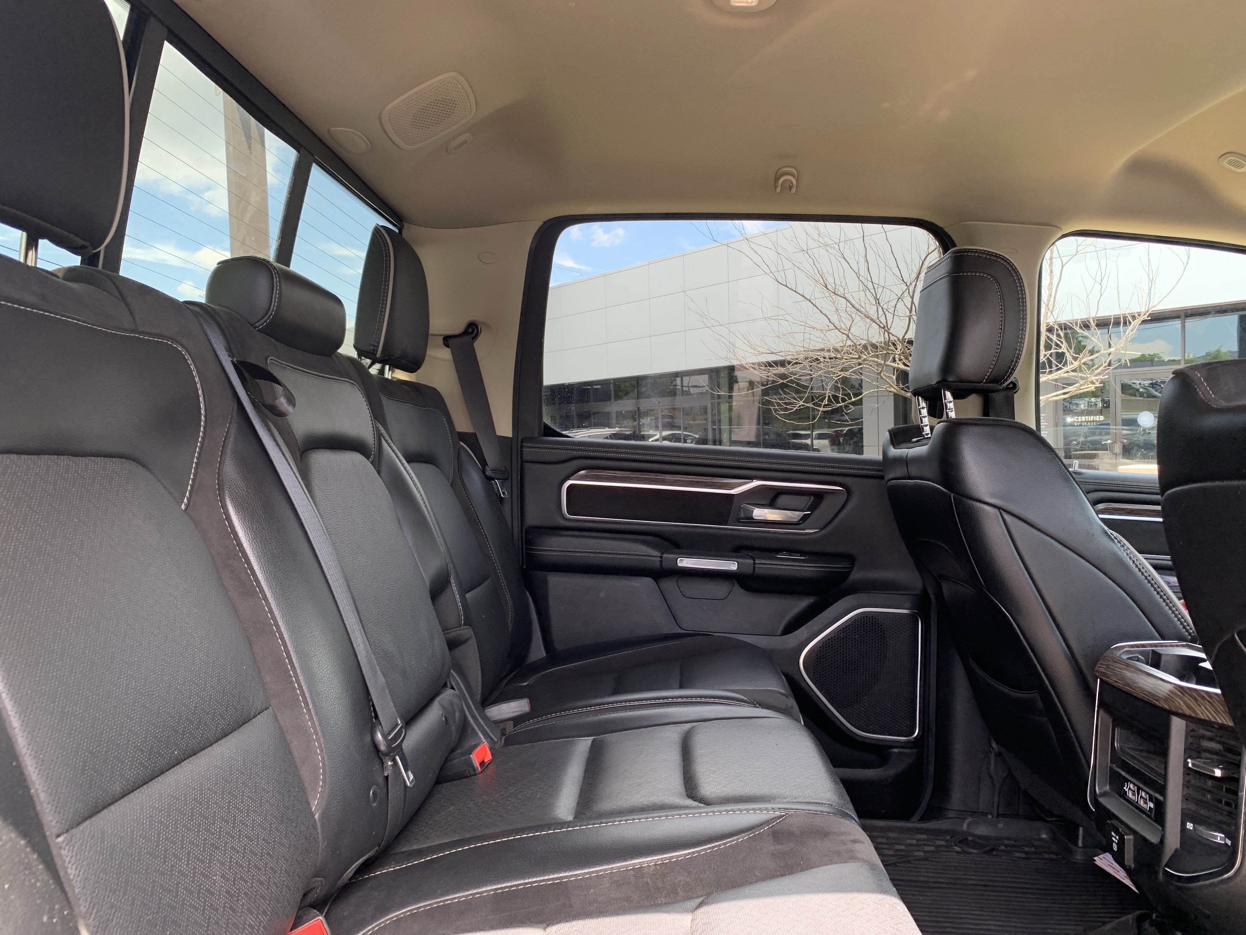 Used 2020 RAM 1500 Laramie AWD/4WD image 34