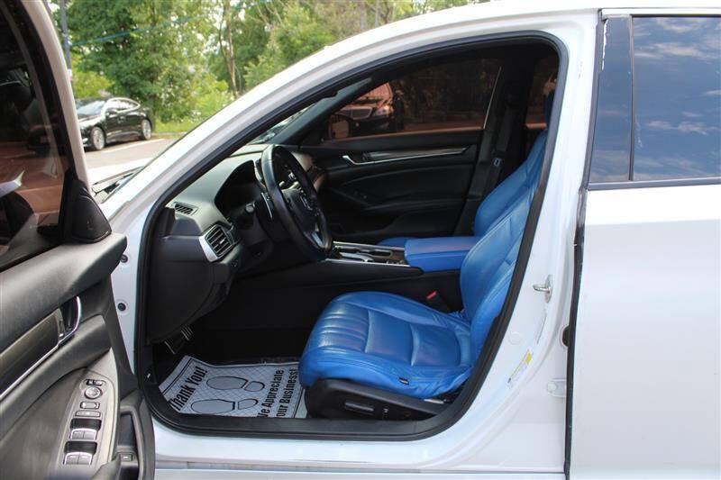 Used 2019 Honda Accord Sport image 9