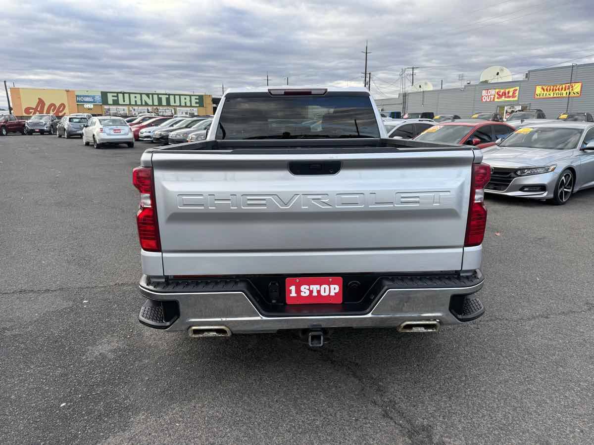 Used 2021 Chevrolet Silverado 1500 LT w/ Z71 Off-Road Package AWD/4WD image 4