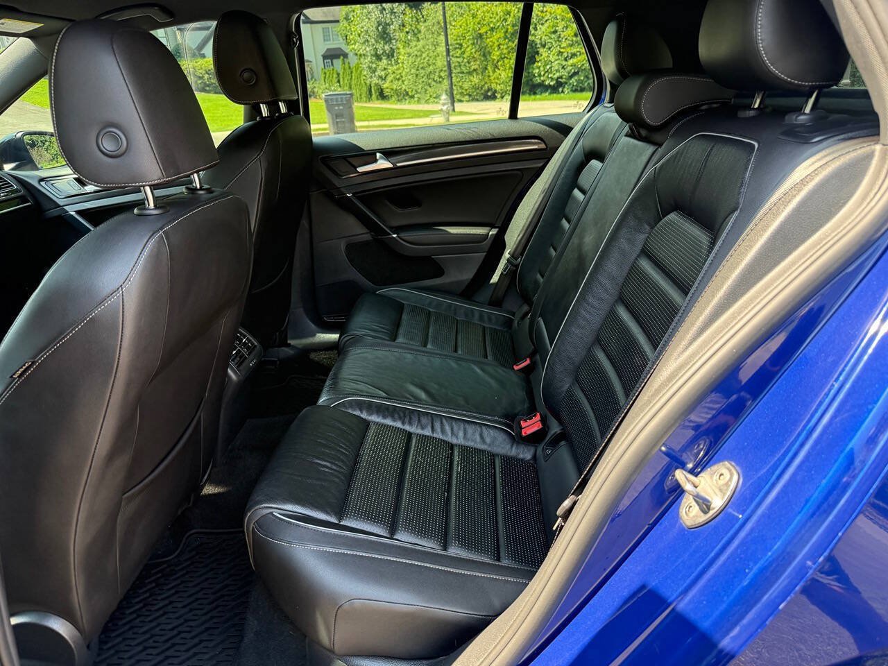 Used 2019 Volkswagen Golf R 4-Door AWD/4WD image 16