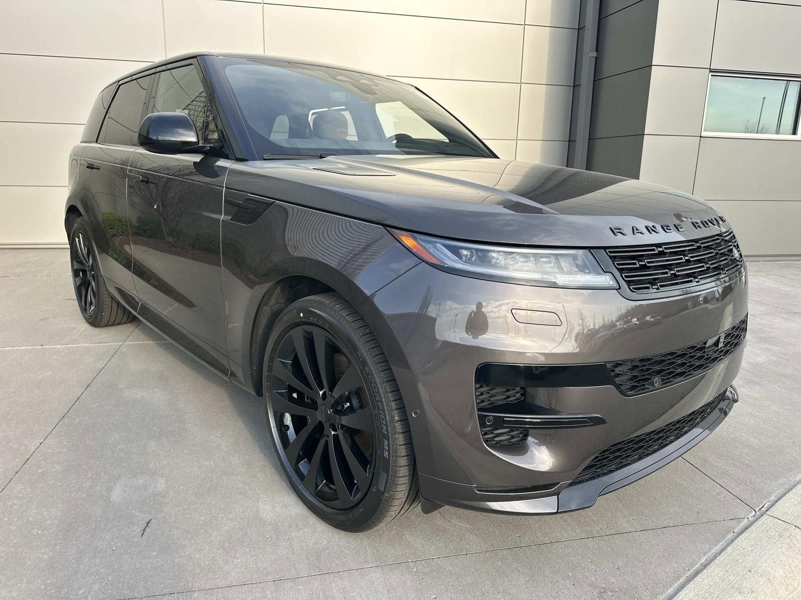 New 2026 Land Rover Range Rover Sport Dynamic SE AWD/4WD image 3