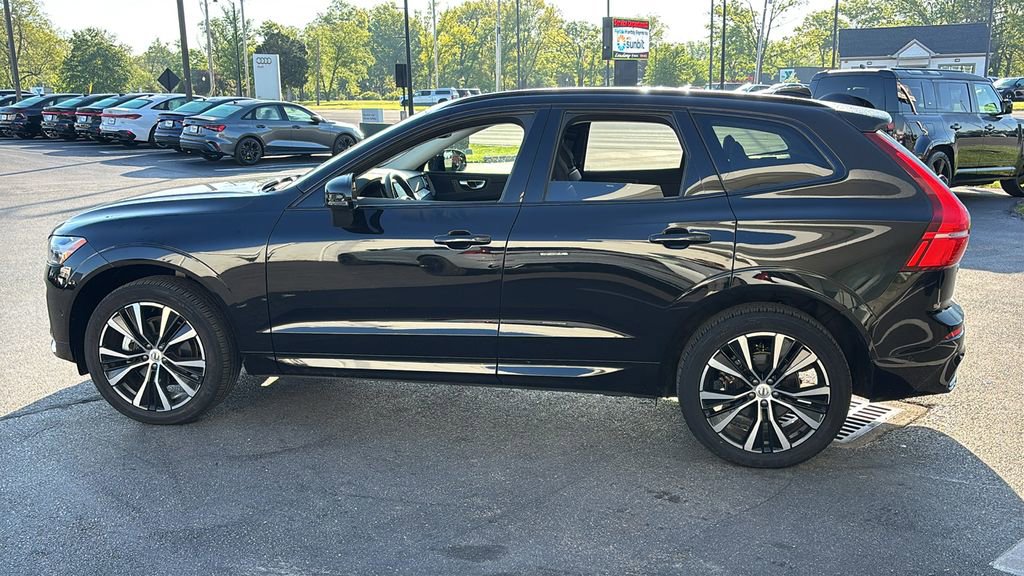 Certified 2025 Volvo XC60 B5 Plus AWD/4WD image 3