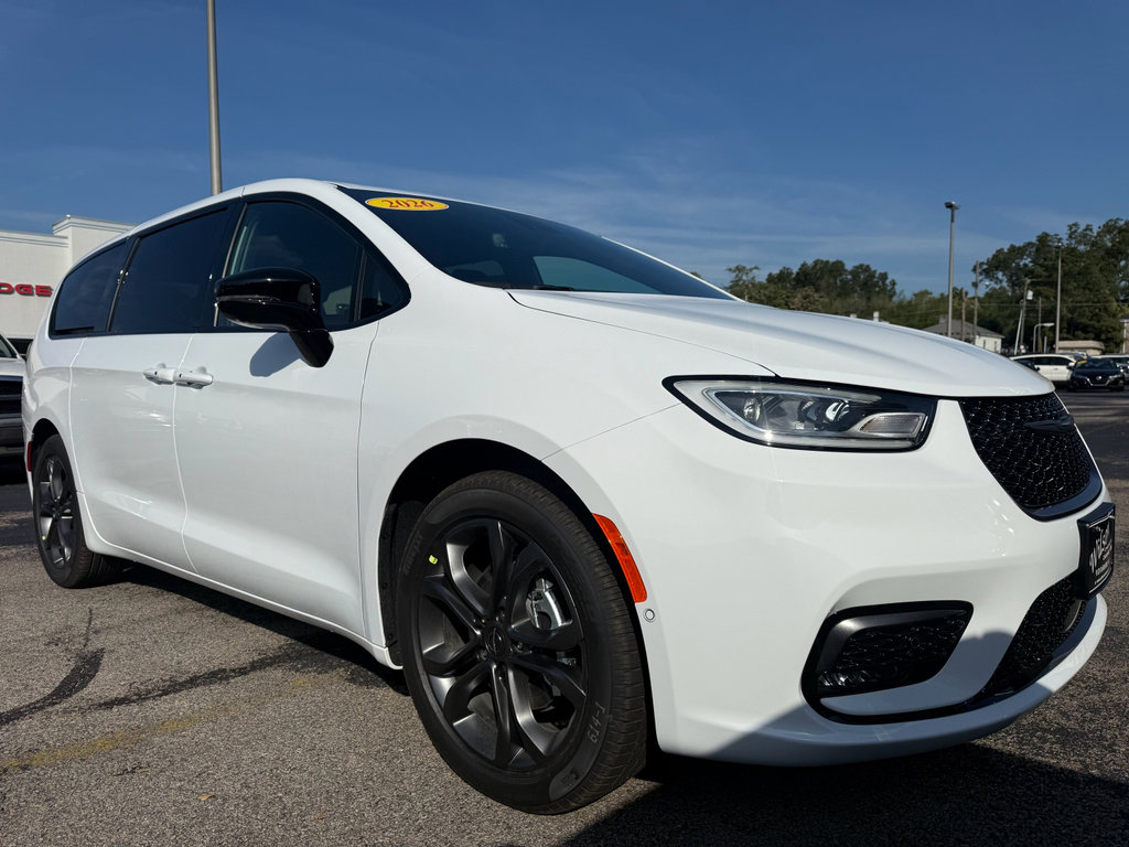 New 2026 Chrysler Pacifica Select image 2