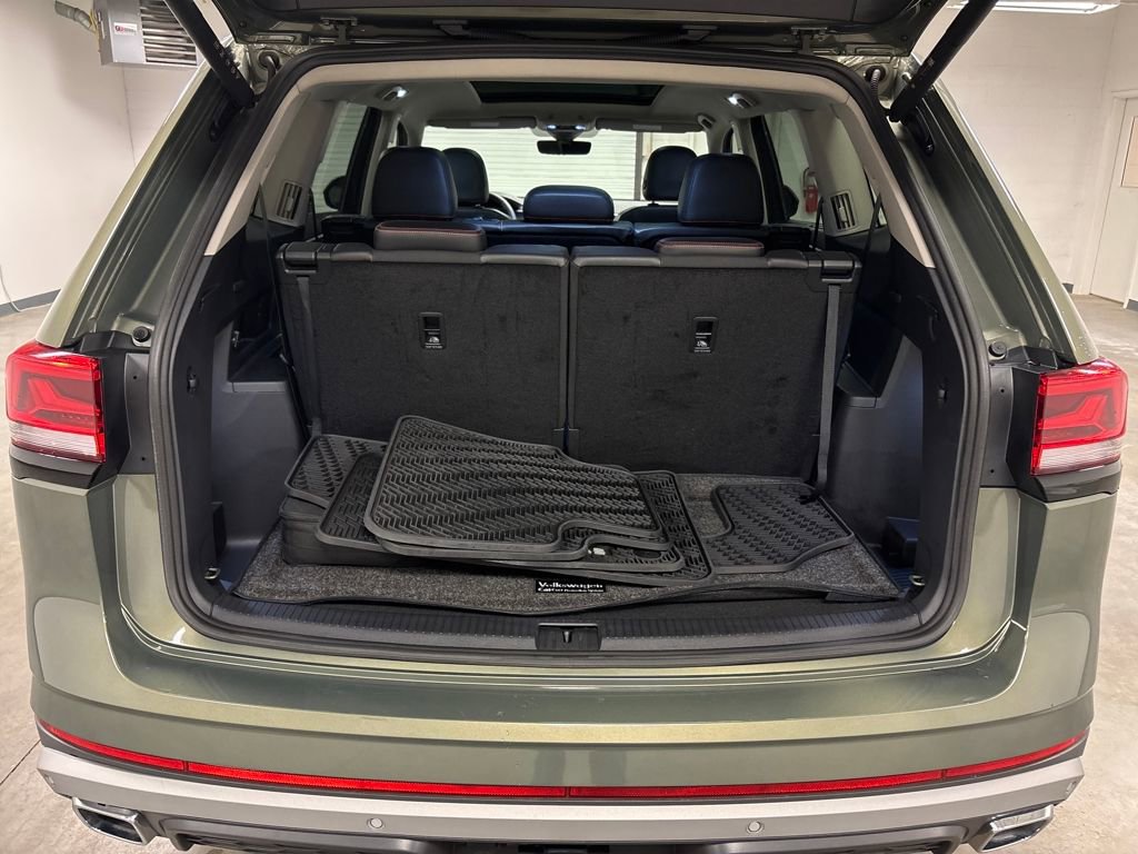Used 2024 Volkswagen Atlas Peak Edition SE image 17