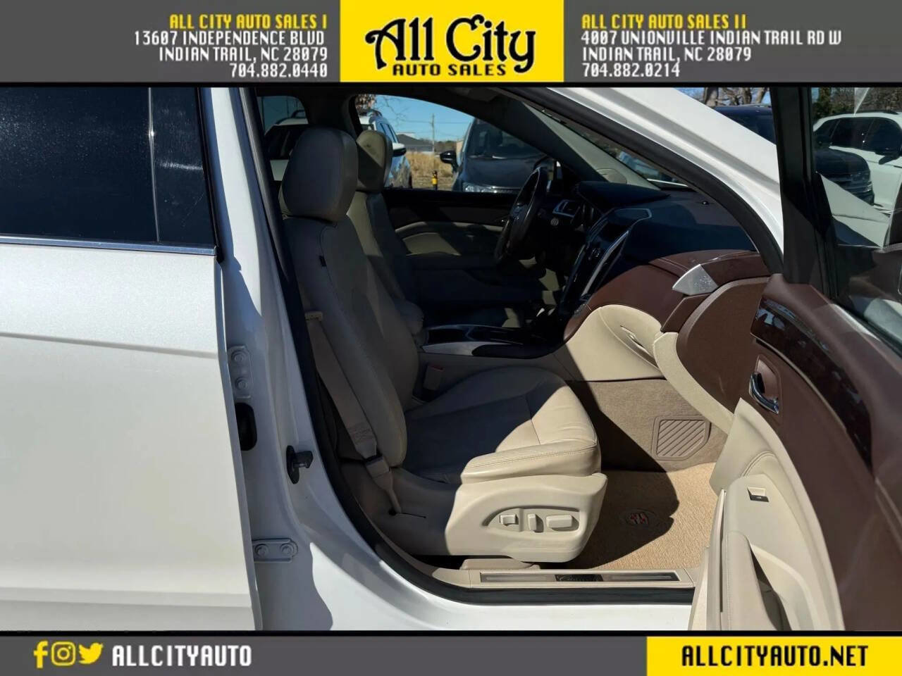 Used 2010 Cadillac SRX Premium image 10