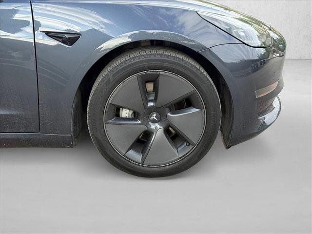Used 2023 Tesla Model 3 Standard Range image 17