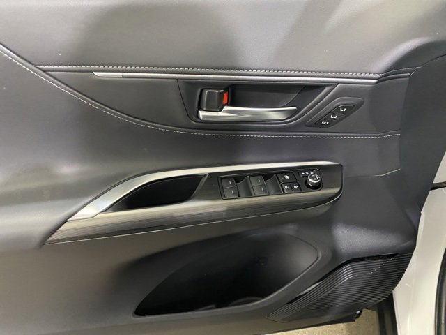 Certified 2024 Toyota Venza Nightshade image 12