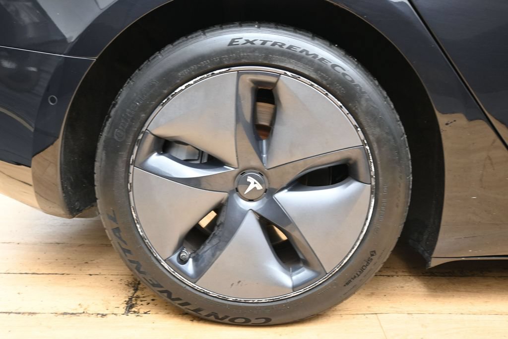 Used 2018 Tesla Model 3 Long Range RWD image 41