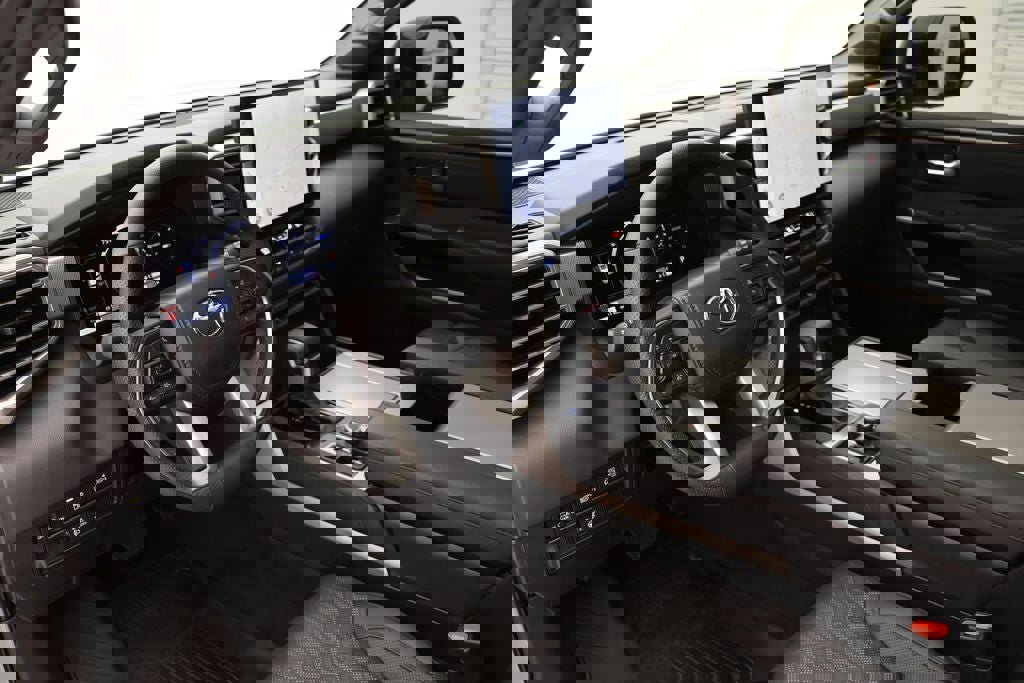 Used 2025 Toyota Sequoia Limited image 14