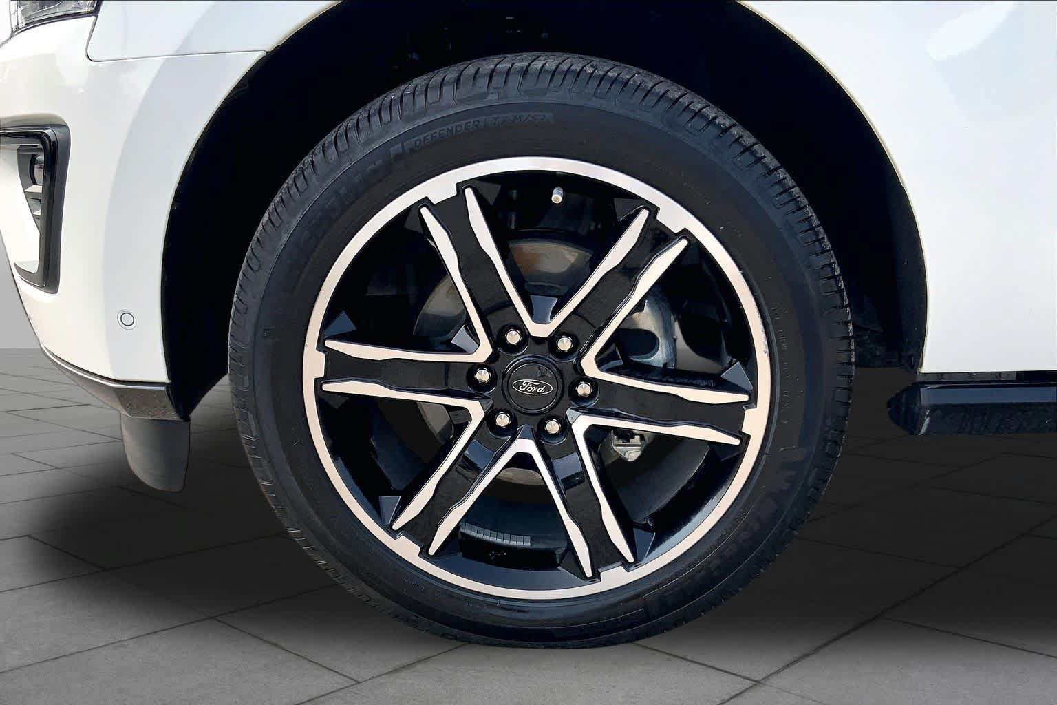 Used 2021 Ford Expedition Limited RWD image 11