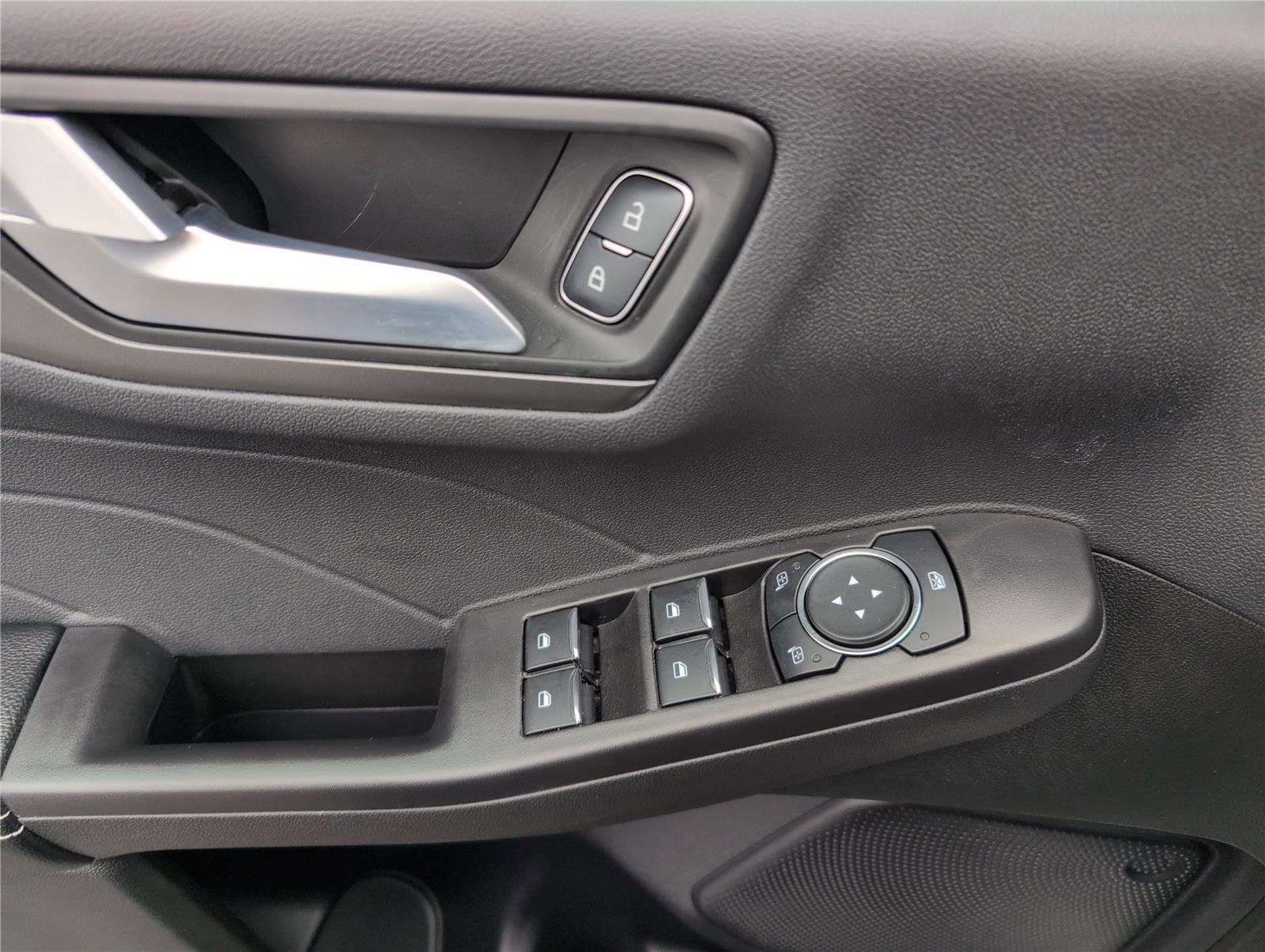 Used 2024 Ford Escape SE FWD image 17