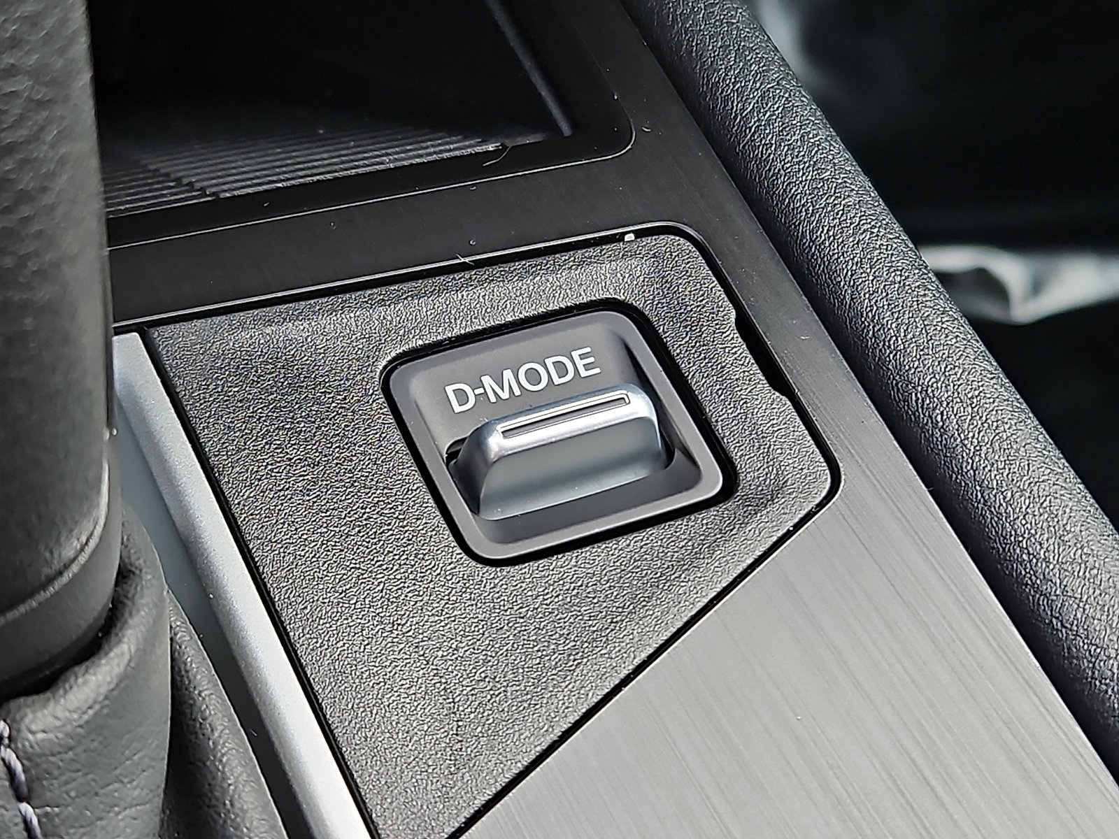 Certified 2025 Nissan Kicks SV w/ Illumination Package image 23