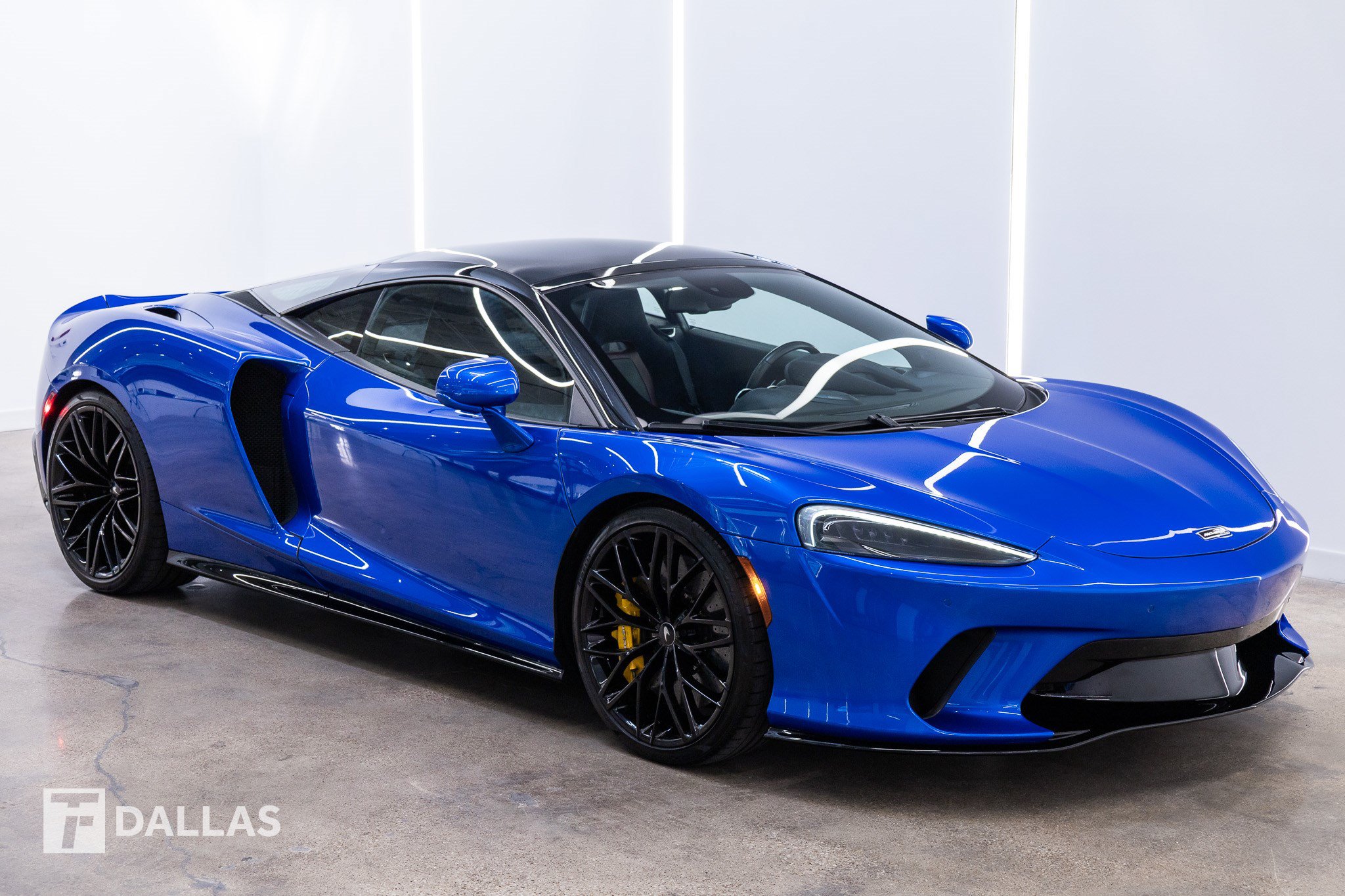 Used 2023 McLaren GT RWD image 17