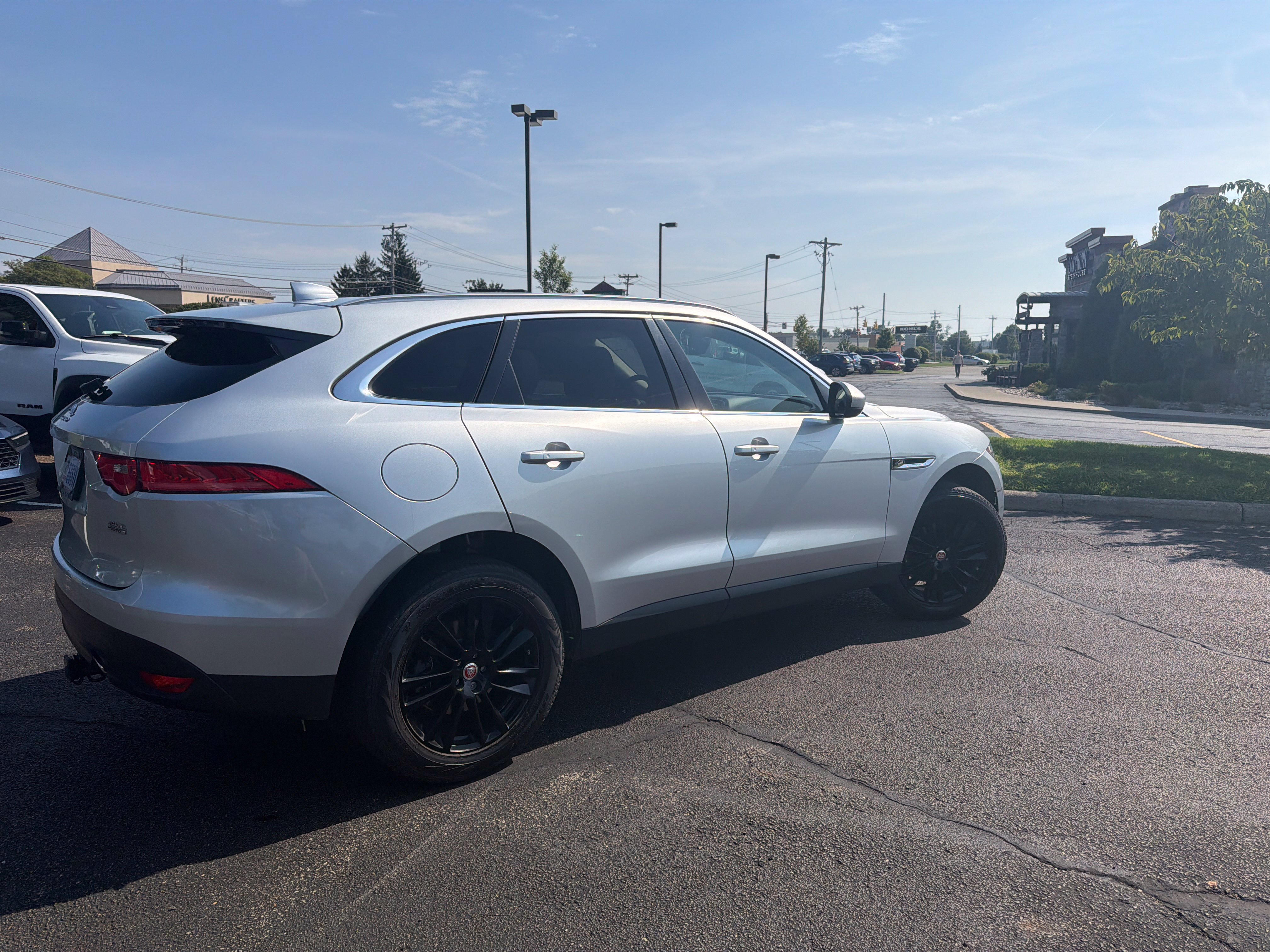 Used 2019 Jaguar F-PACE Prestige AWD/4WD image 18