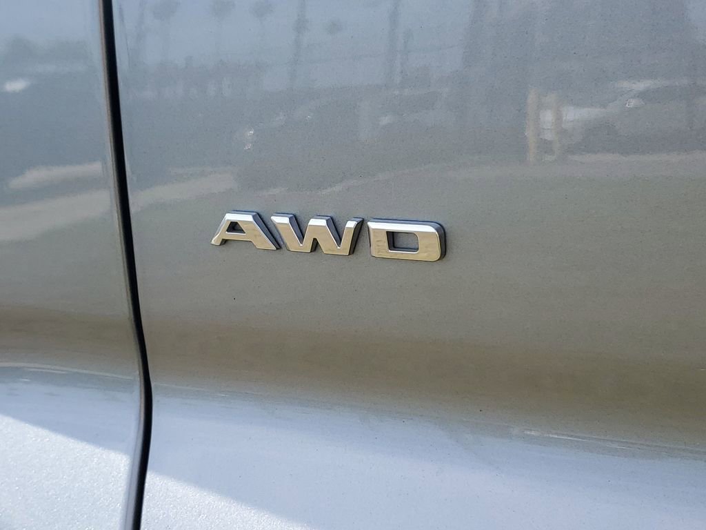 Used 2023 Cadillac XT4 Sport w/ Enhanced Visibility Package image 8