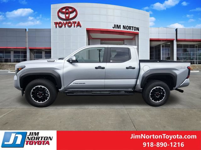 Used 2025 Toyota Tacoma TRD Off-Road w/ TRD Off Road Upgrade Package AWD/4WD image 5