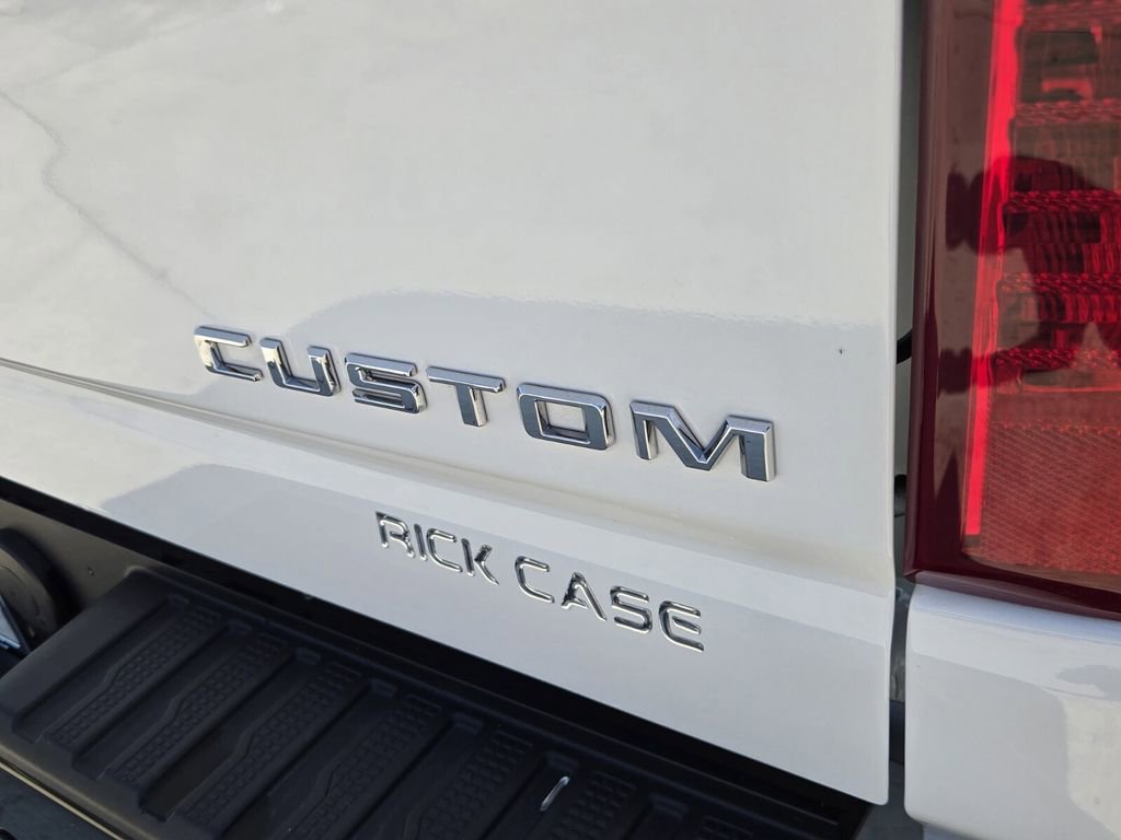 Used 2024 Chevrolet Silverado 2500 Custom w/ Custom Value Package image 16