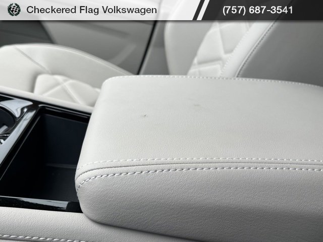 New 2025 Volkswagen Atlas SE image 43