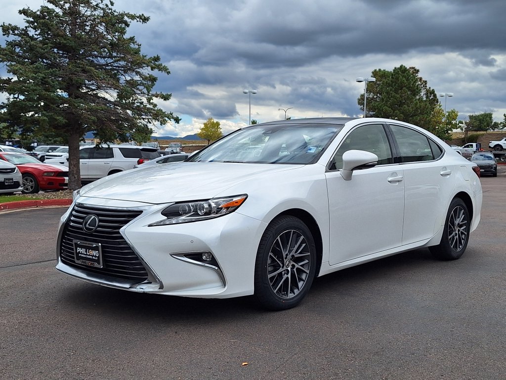 Used 2017 Lexus ES 350 w/ Luxury Package FWD image 7