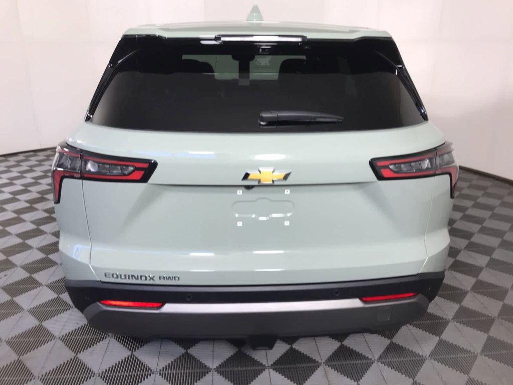 New 2026 Chevrolet Equinox LT w/ Convenience Package II image 13