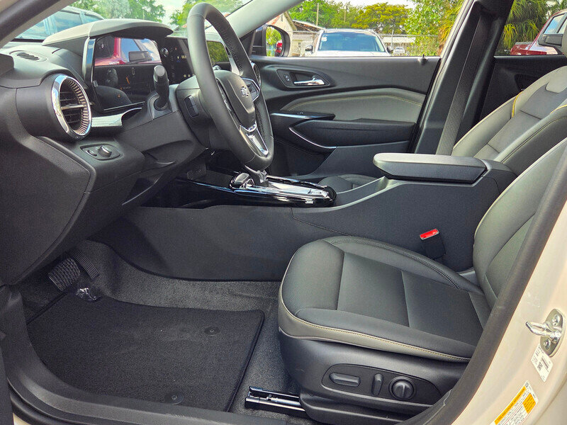 Used 2026 Chevrolet Trax ACTIV FWD image 9
