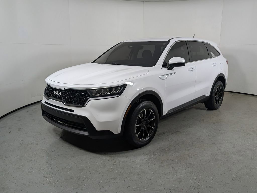 Used 2022 Kia Sorento LX image 3