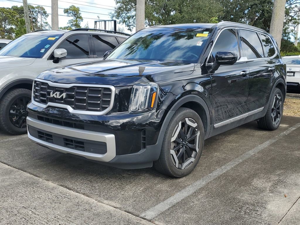 Certified 2023 Kia Telluride S w/ S Sunroof Package image 3