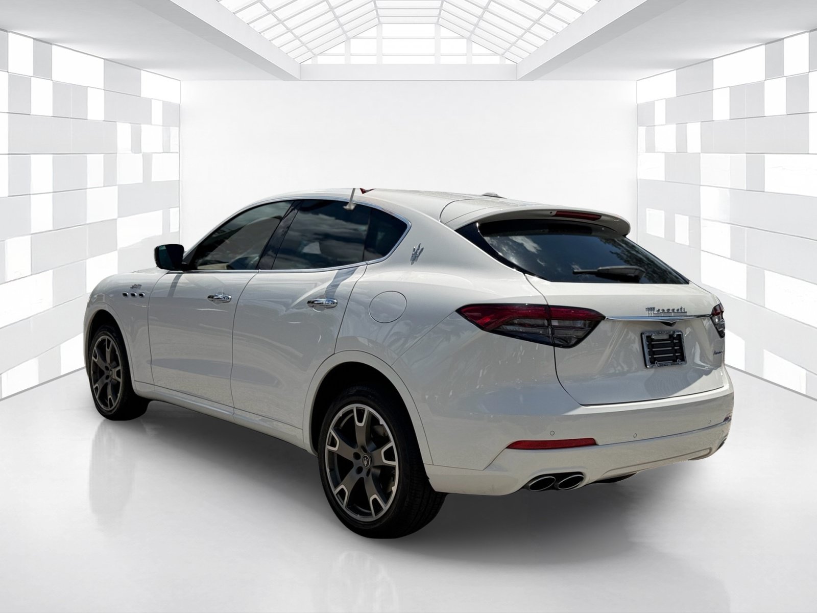 Used 2023 Maserati Levante GT AWD/4WD image 5