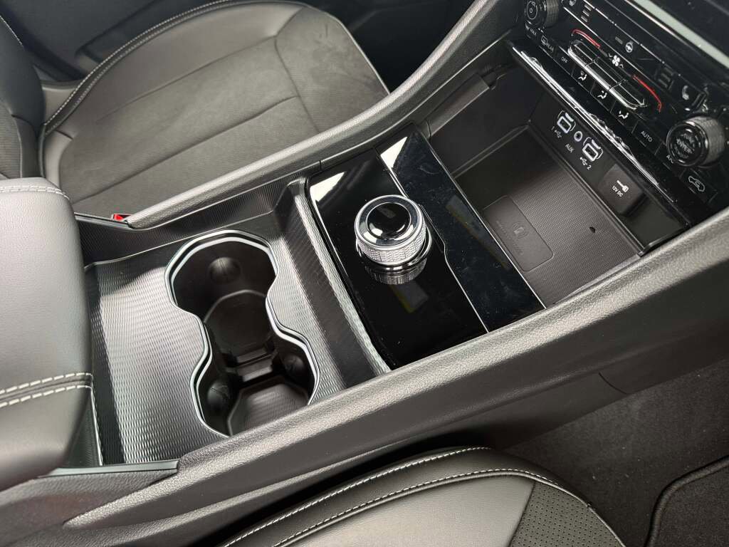 New 2025 Jeep Grand Cherokee Altitude image 23