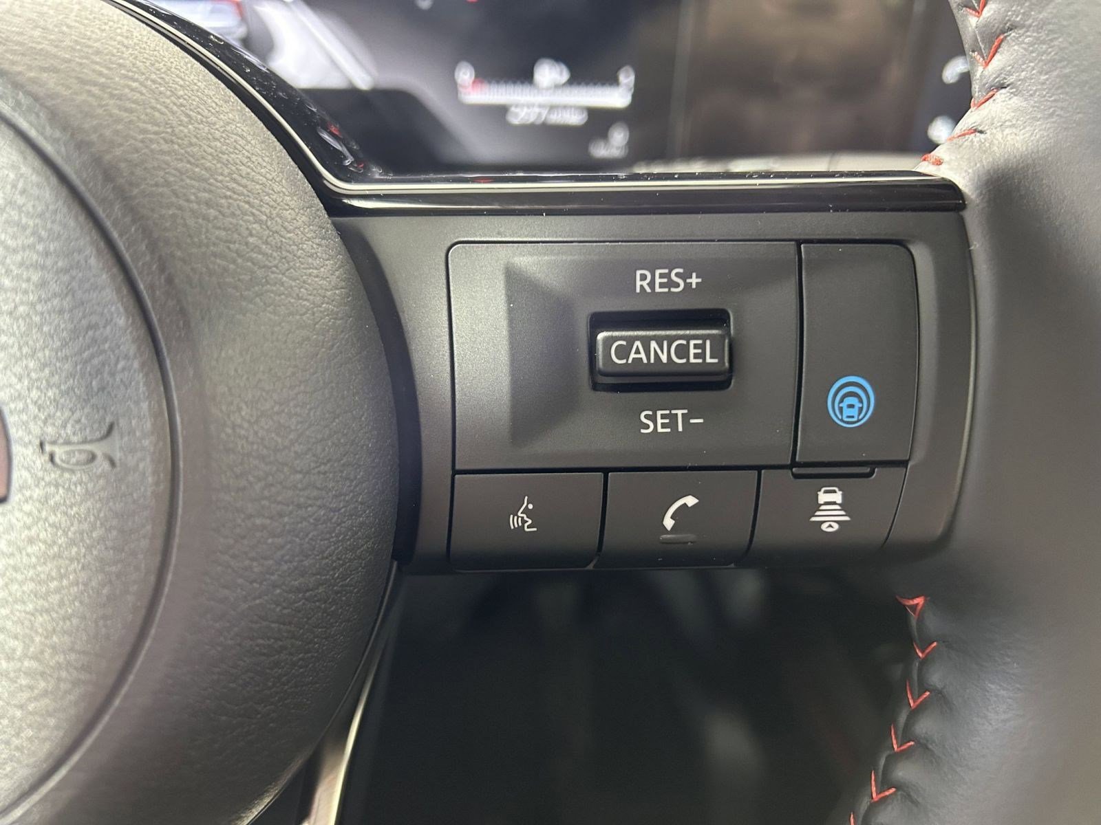 Used 2025 Nissan Kicks SR image 20