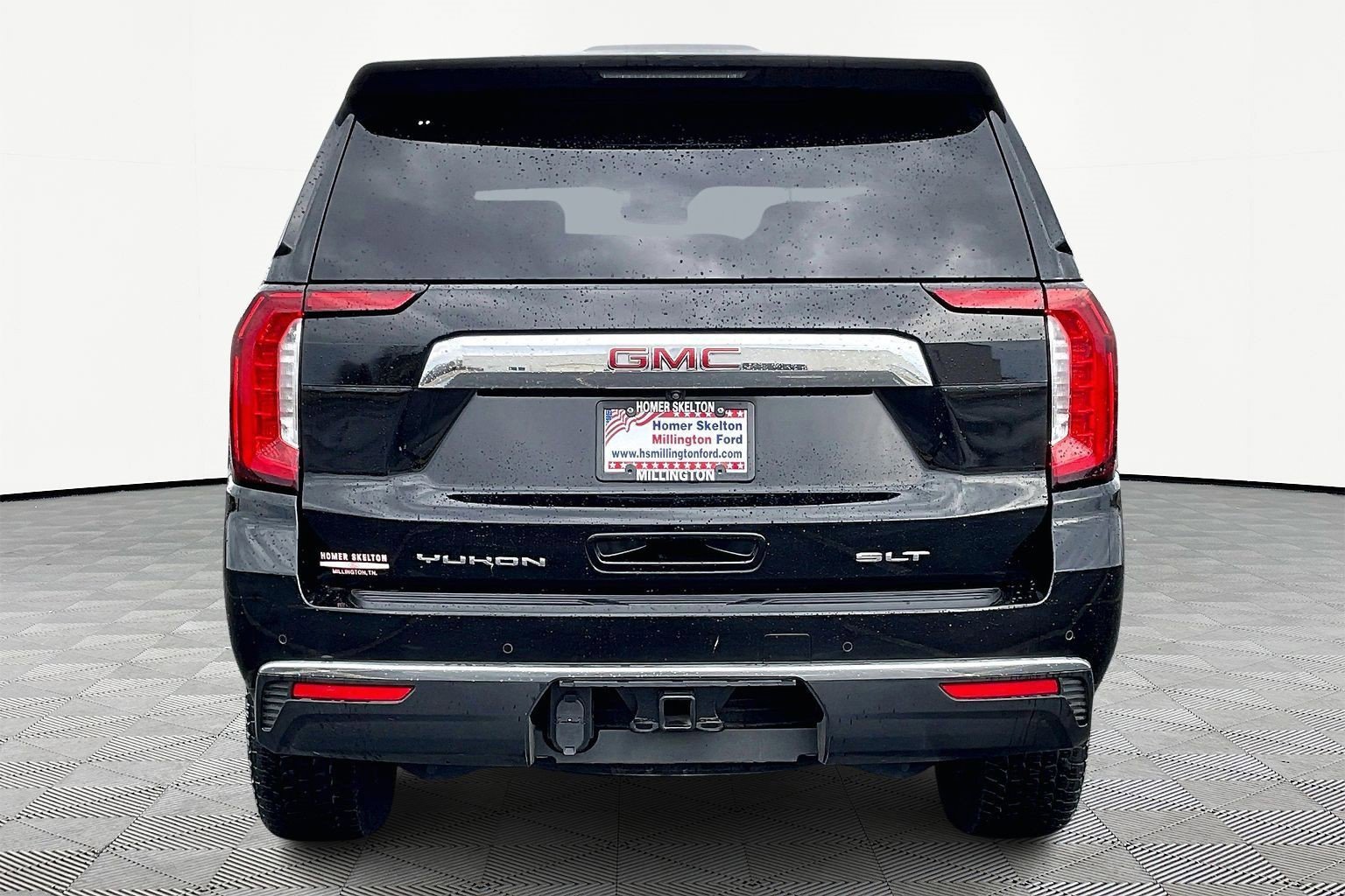 Used 2024 GMC Yukon SLT w/ SLT Luxury Package image 4