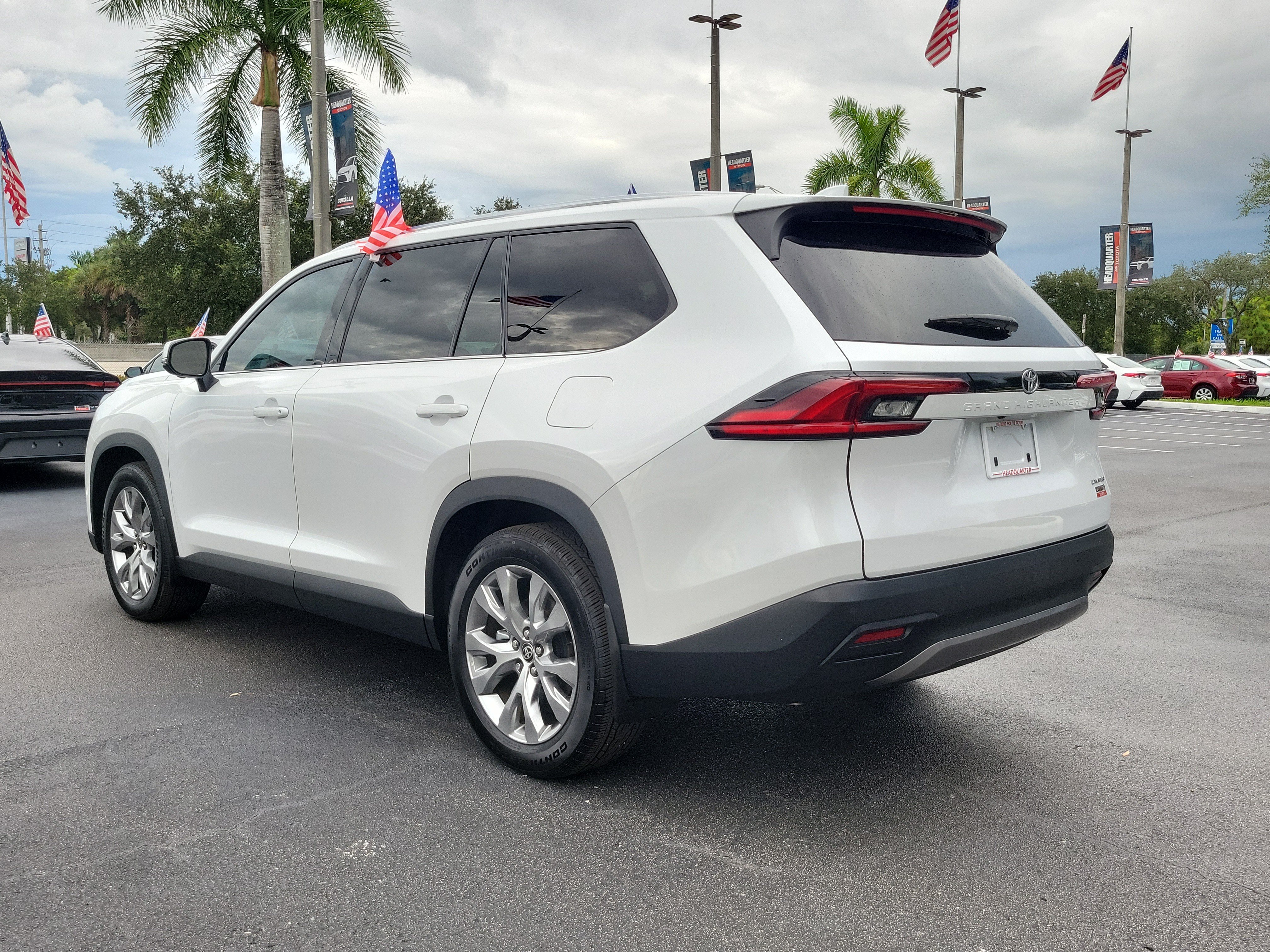 Used 2025 Toyota Grand Highlander FWD image 8