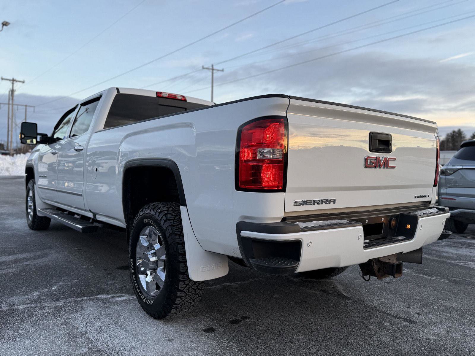Used 2017 GMC Sierra 3500 Denali w/ Duramax Plus Package image 7