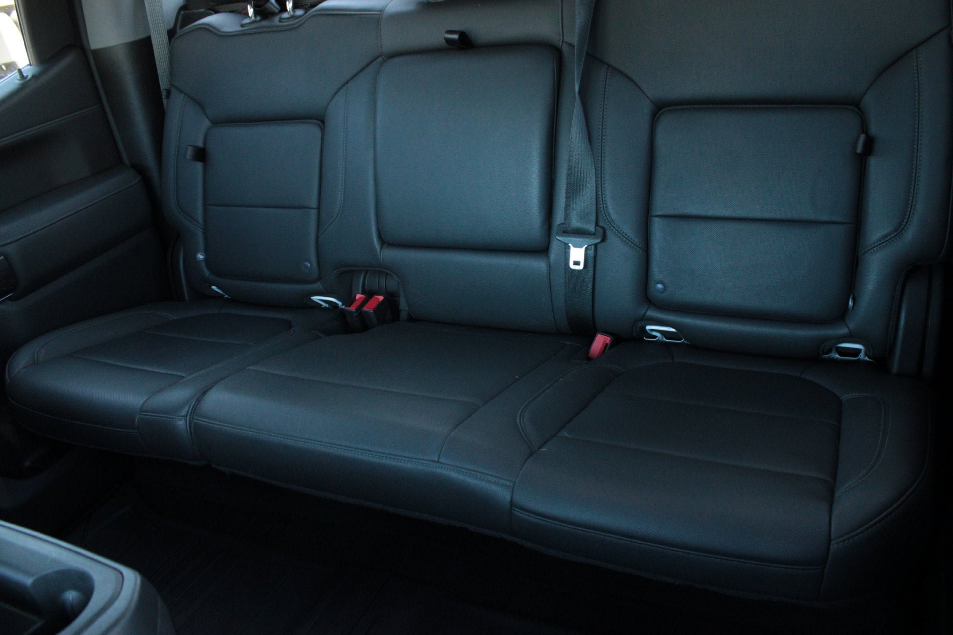 Used 2022 Chevrolet Silverado 1500 LTZ w/ LTZ Convenience Package II AWD/4WD image 17