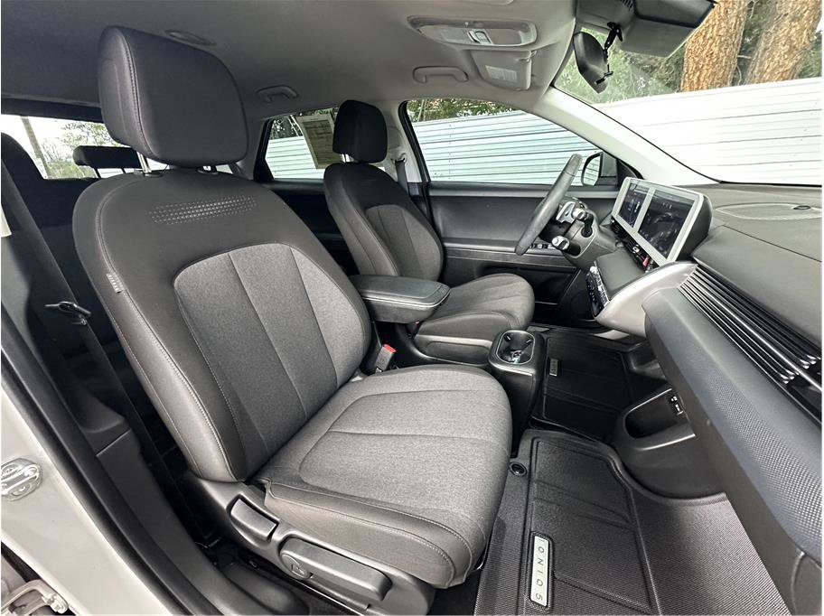 Used 2024 Hyundai Ioniq 5 SE AWD/4WD image 4