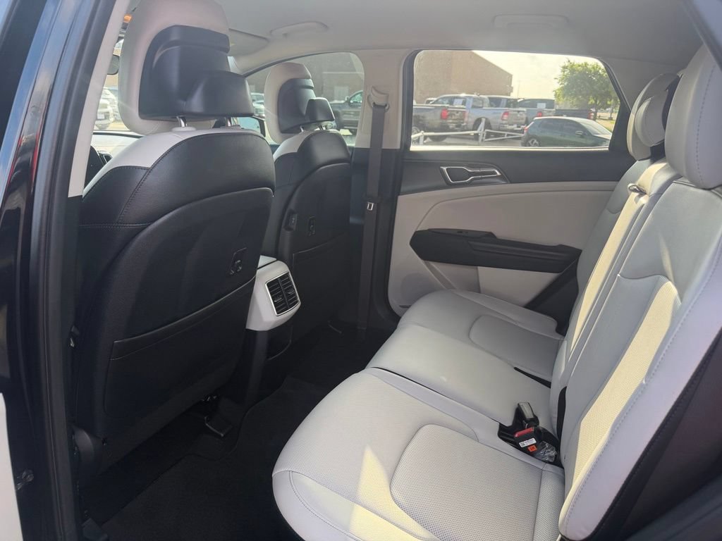 Used 2023 Kia Sportage EX FWD image 18