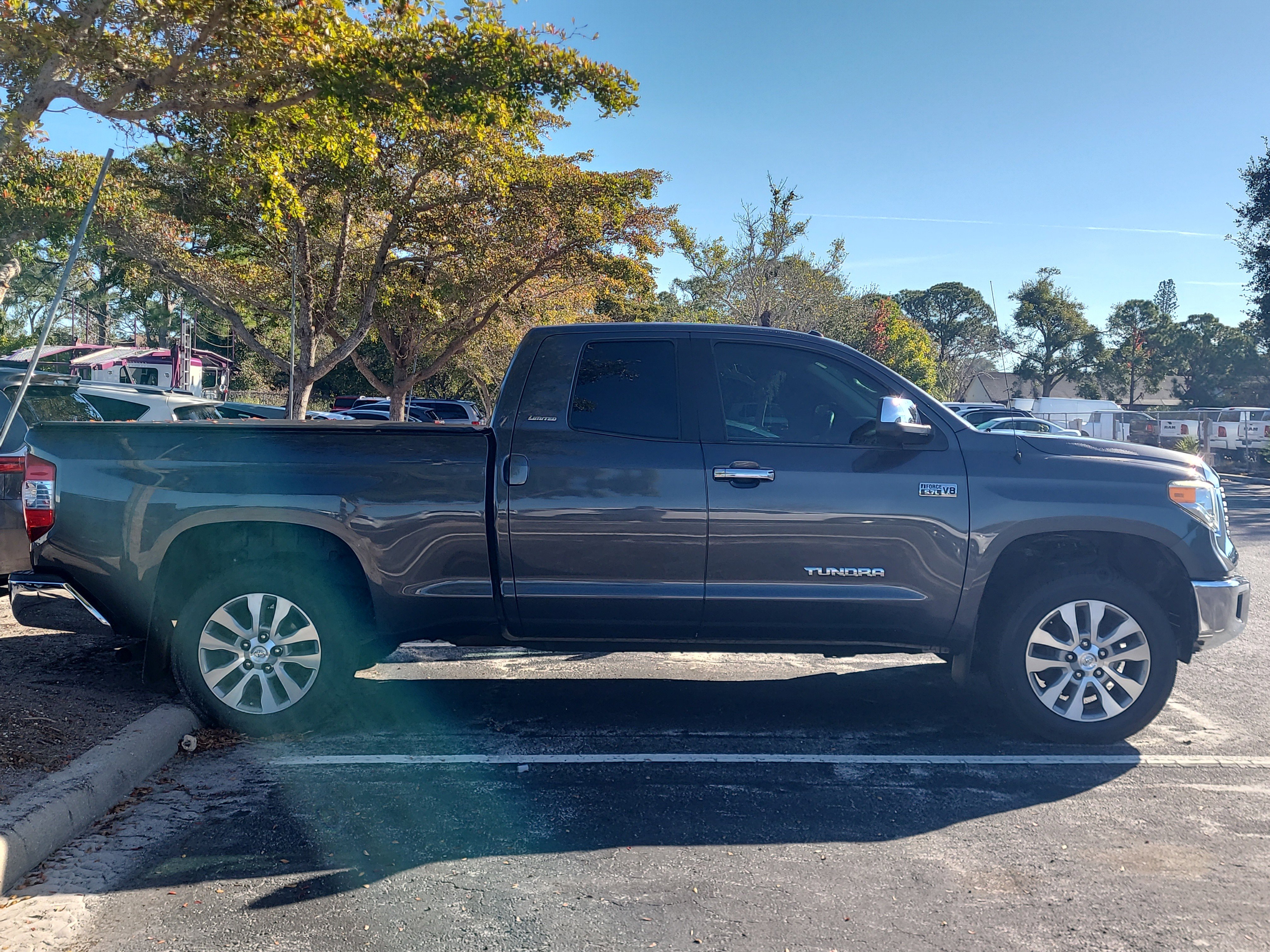 Used 2014 Toyota Tundra Limited image 7
