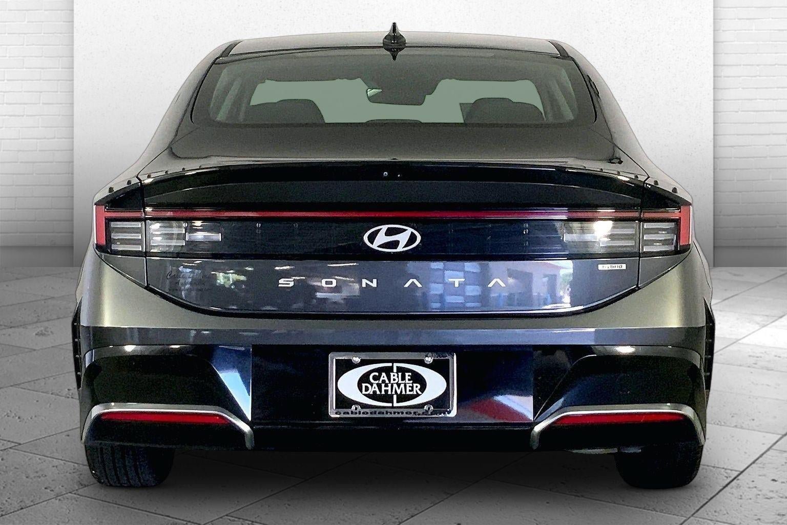 Used 2025 Hyundai Sonata SEL FWD image 3