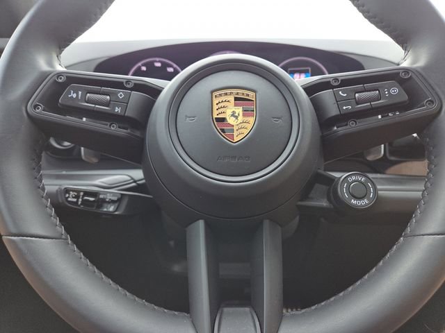 Used 2025 Porsche Cayenne GTS AWD/4WD image 35