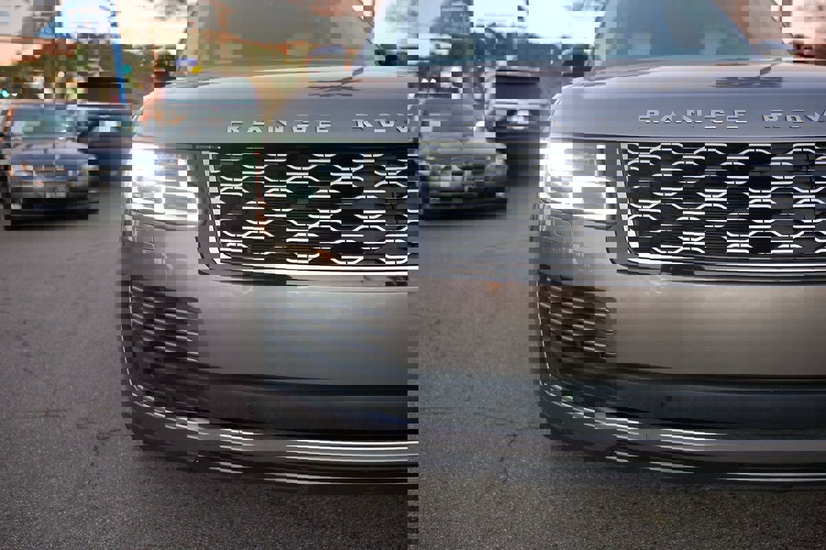 Used 2020 Land Rover Range Rover HSE image 31