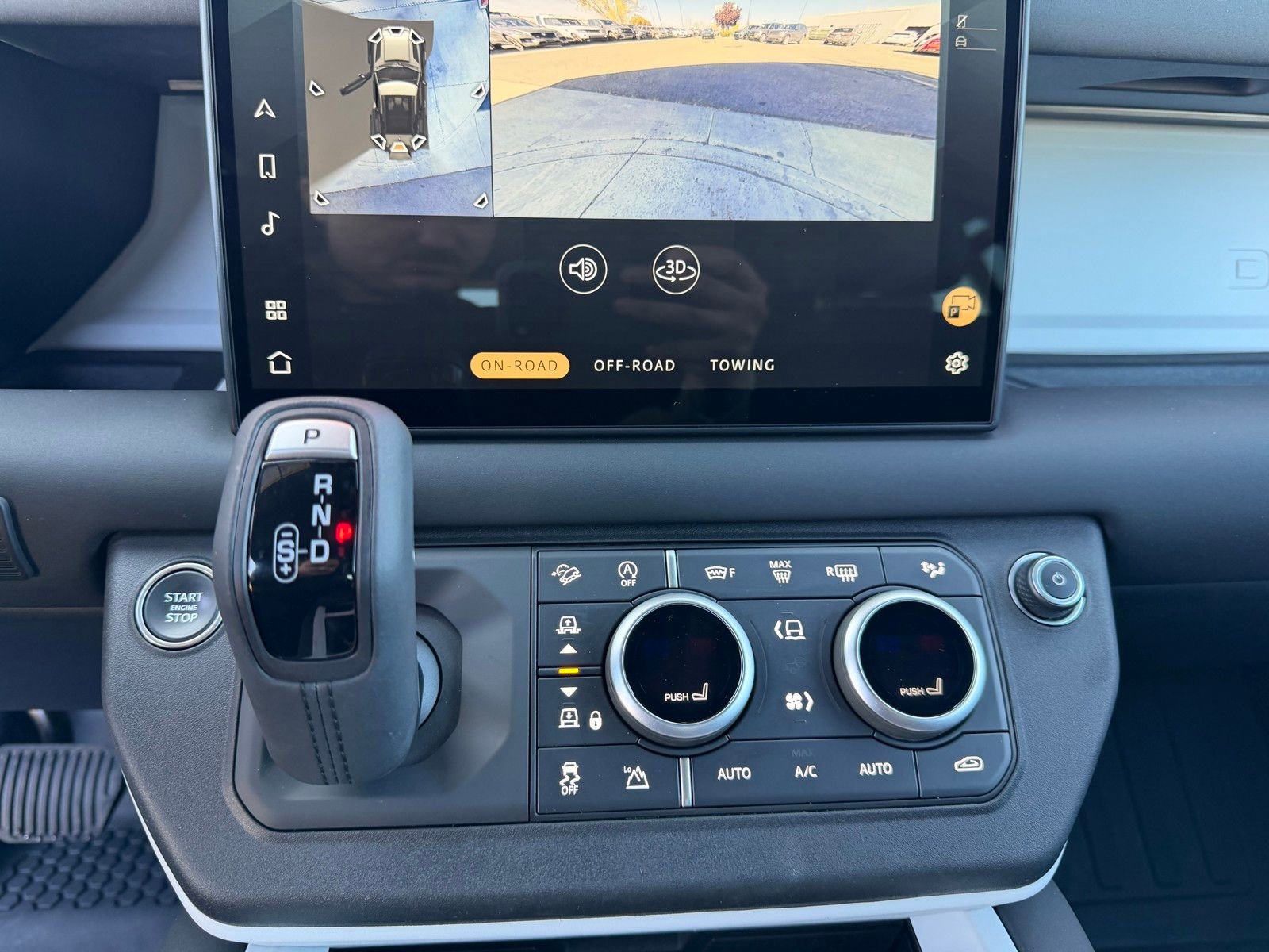 Used 2025 Land Rover Defender 90 S image 18