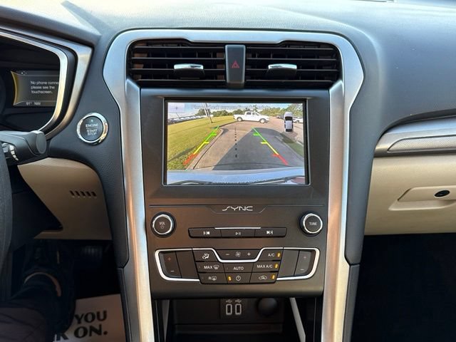 Used 2020 Ford Fusion SE FWD image 19